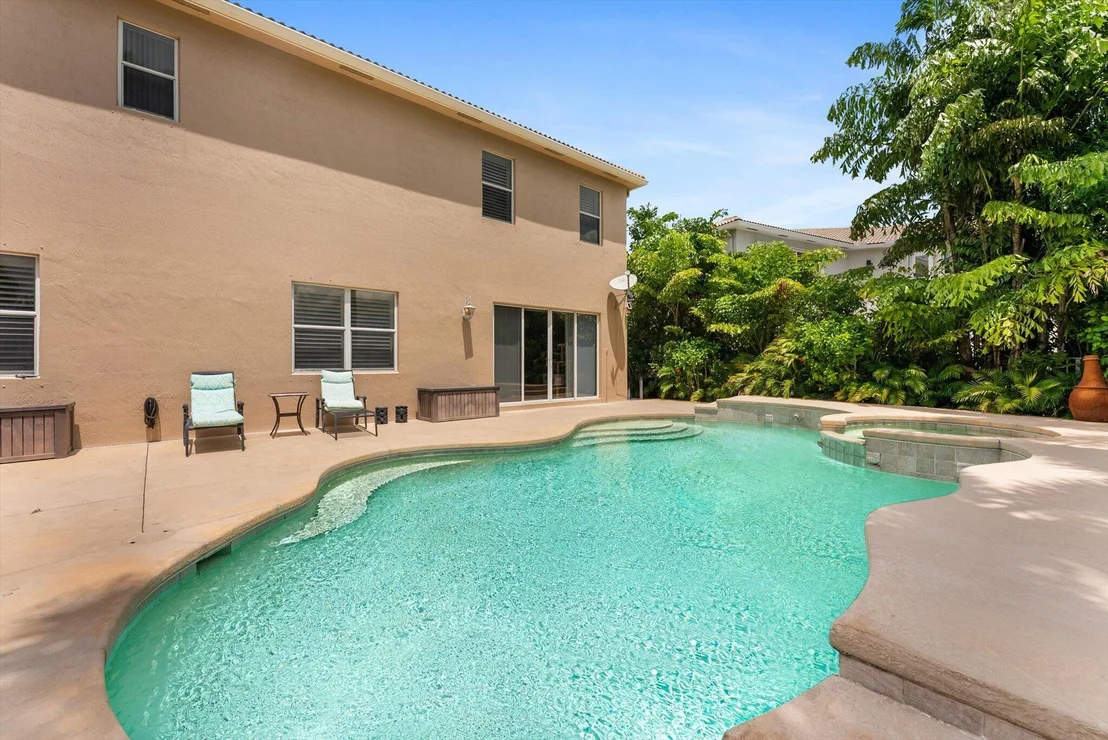 Photo of 1282 Beacon Circle