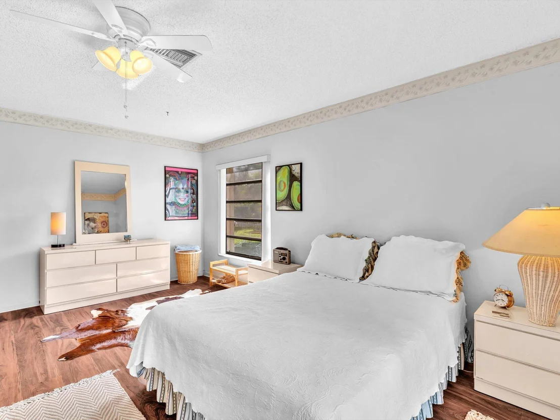 Photo of 3537 Lakeview Drive