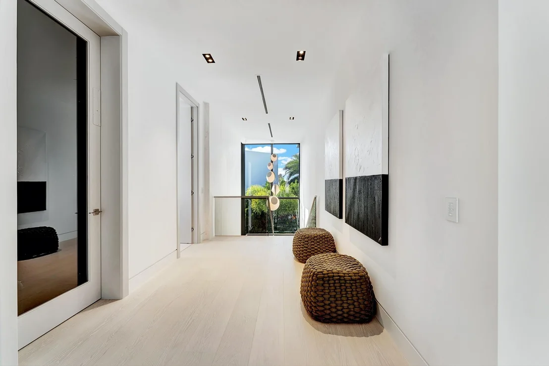 Photo of 829 Orchid Drive