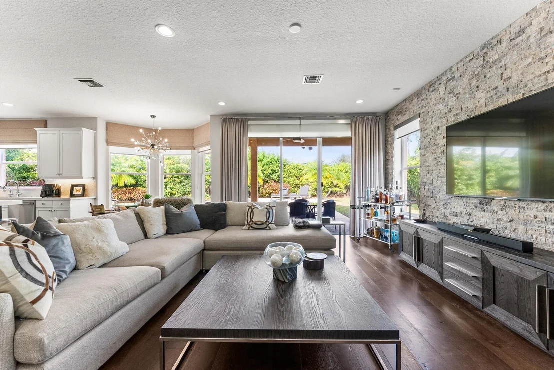 Photo of 19335 Skyridge Circle