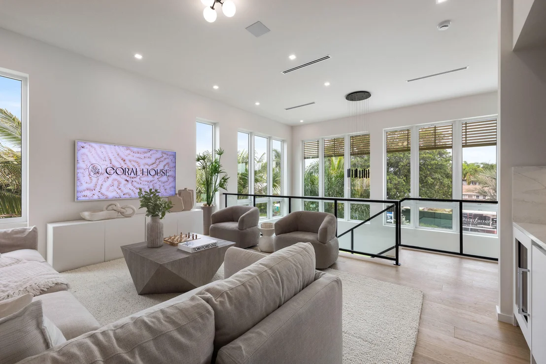Photo of 800 Bond Way