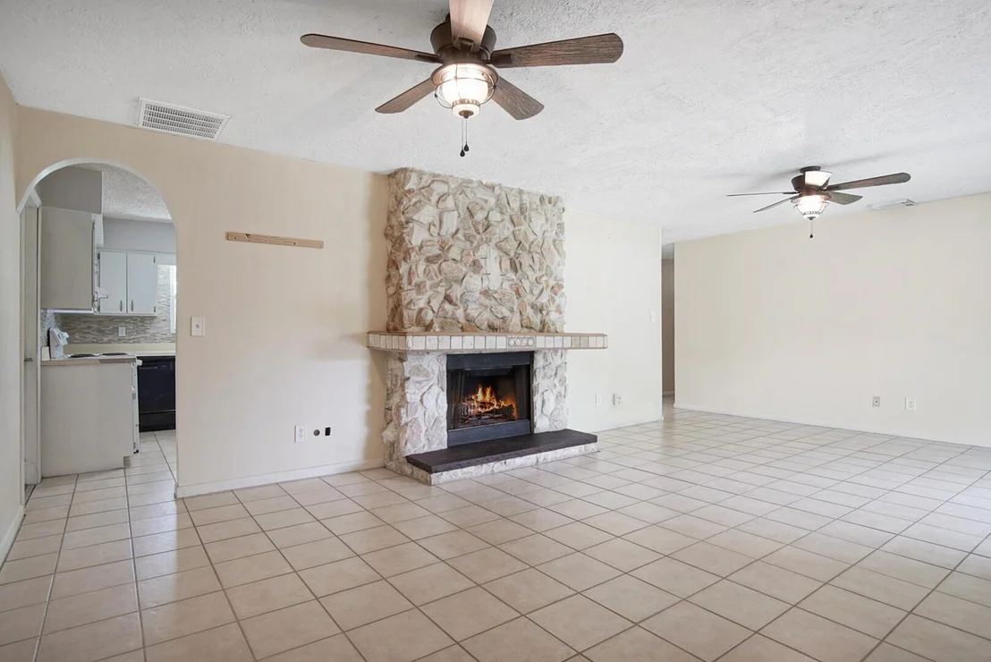 Photo of 4903 Sunset Boulevard