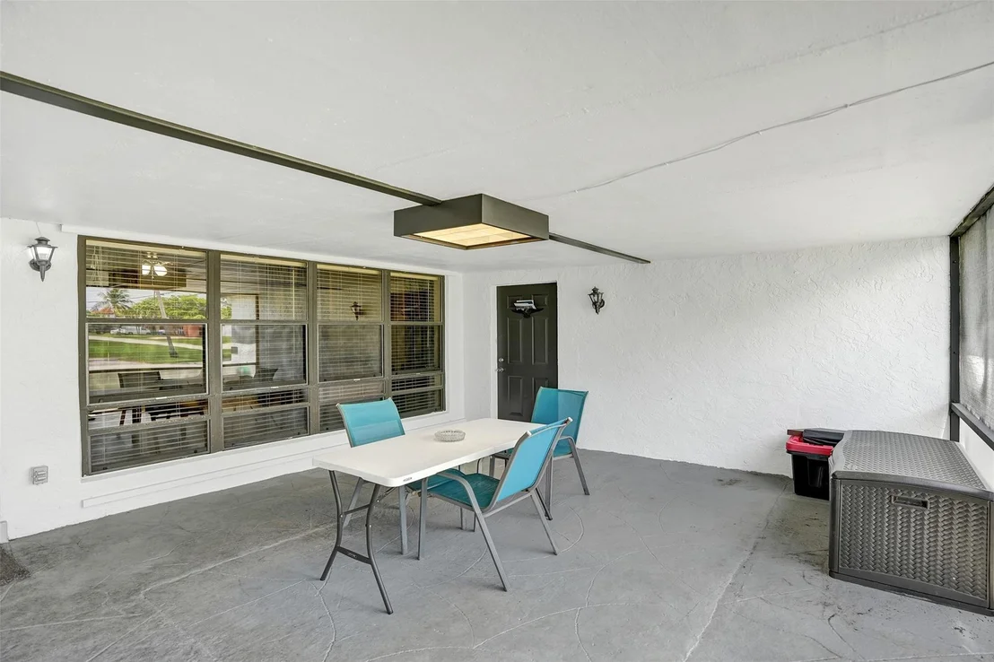 Photo of 1709 E River Drive