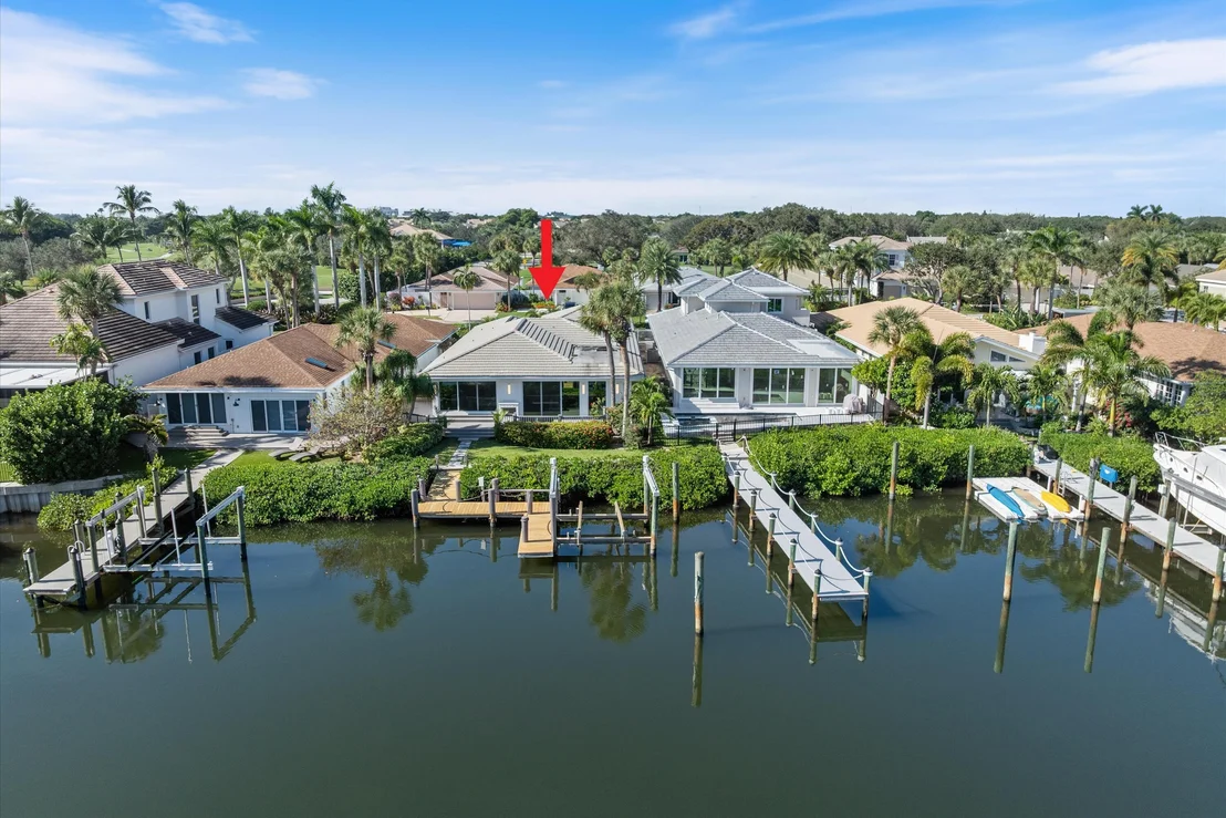 Photo of 17036 Bay Street