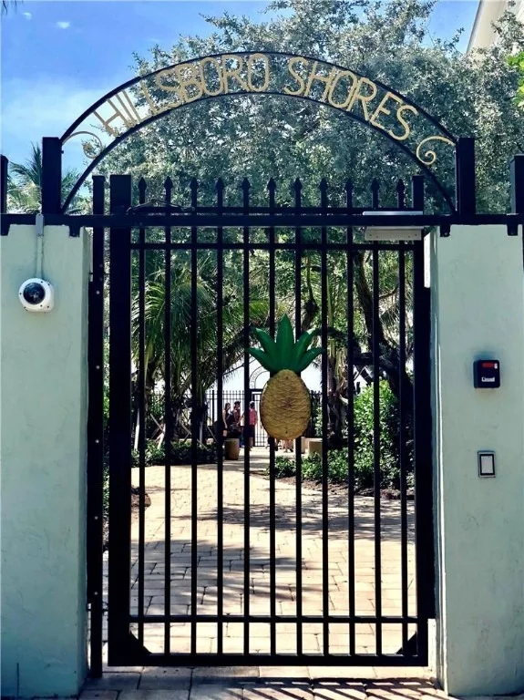 Photo of 2401 Bay Drive