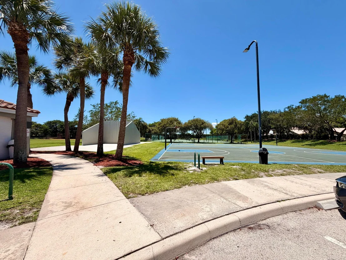 Photo of 7762 Oak Grove Circle