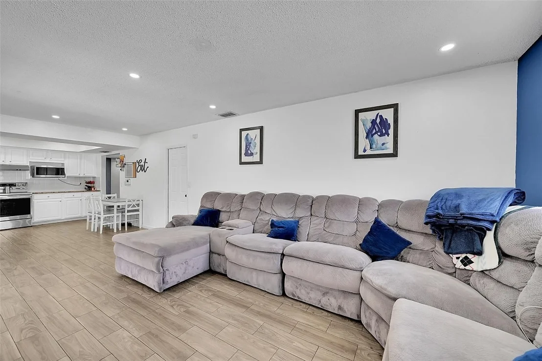 Photo of 300 W Kathy Lane