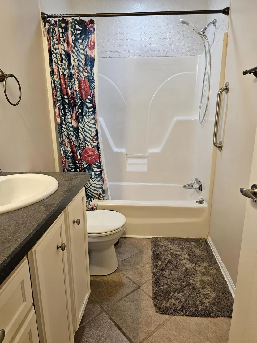 Photo of 877 Laurel Circle