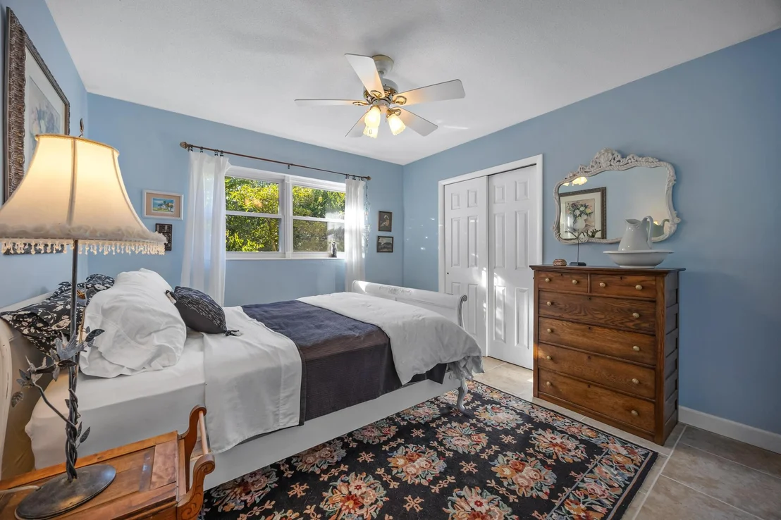Photo of 1107 Pinetree Drive