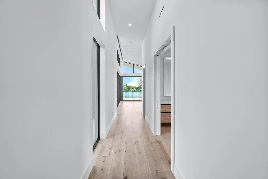Photo of 3445 Harbor Road N