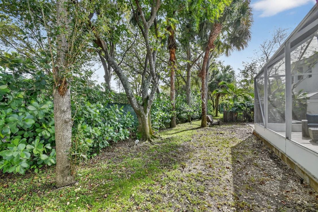 Photo of 1605 E Classical Boulevard
