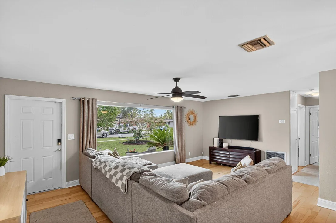 Photo of 1713 W River Drive