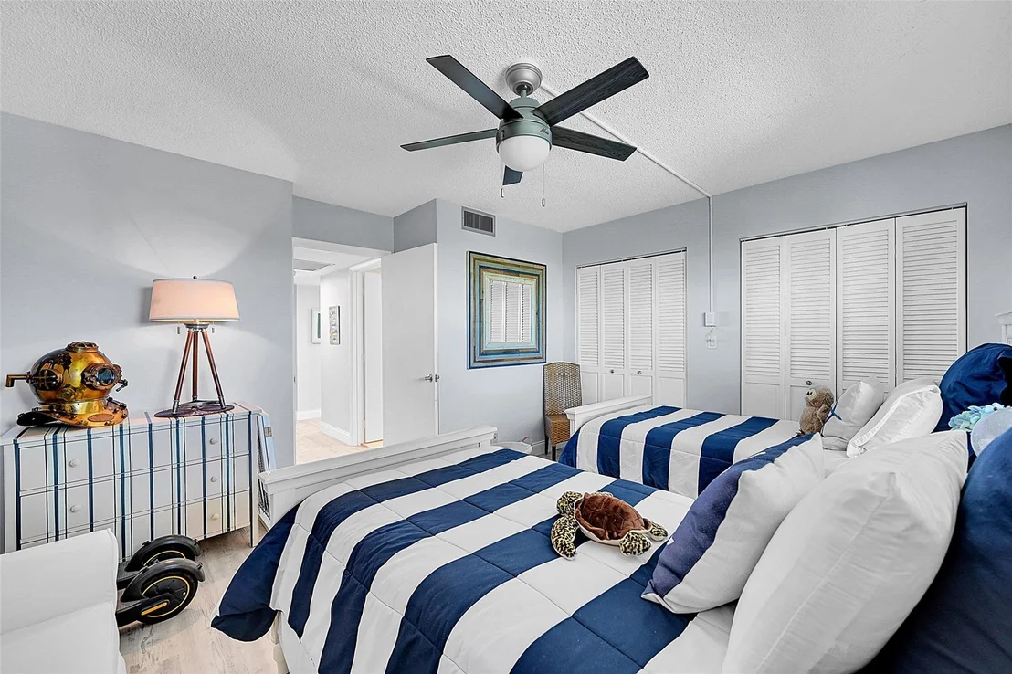 Photo of Unit 4607 at 1 Harbourside Drive