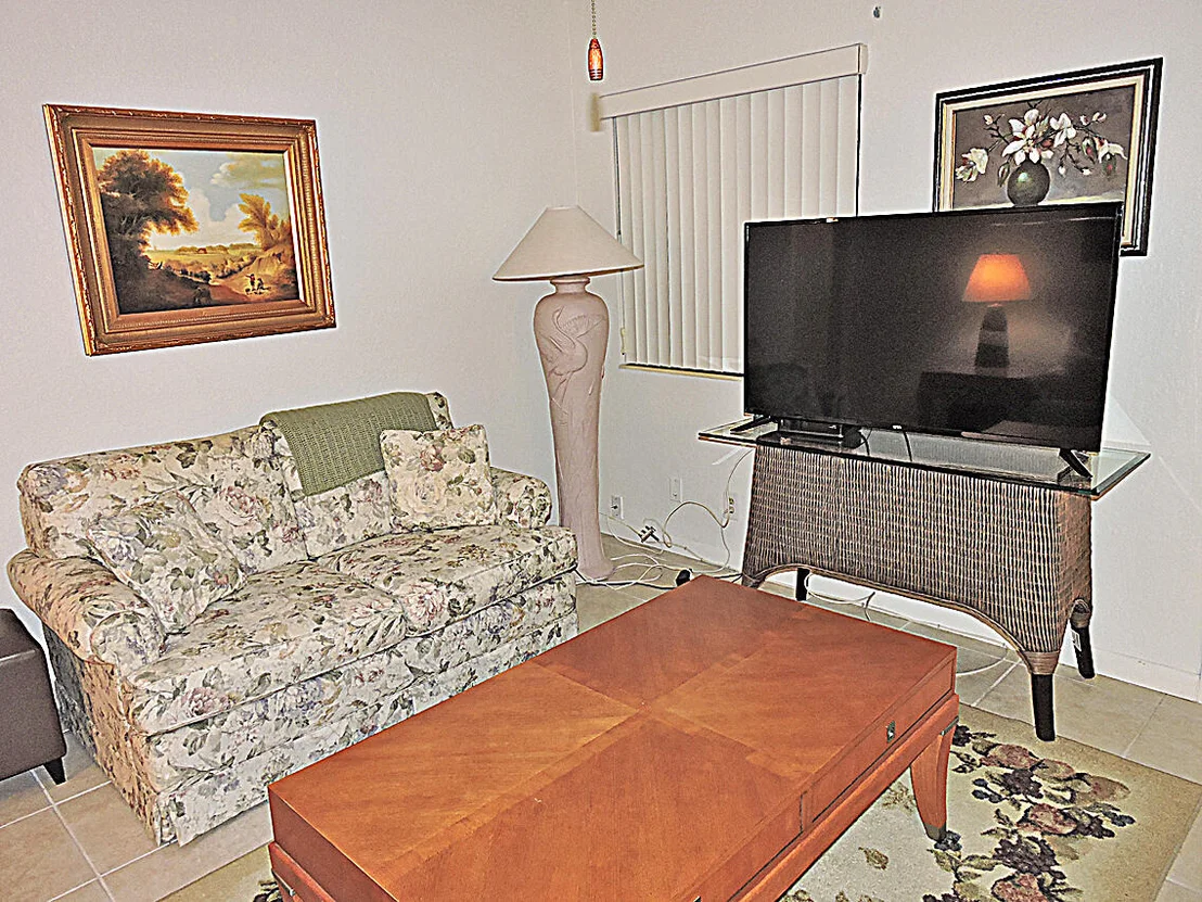 Photo of Unit D1 at 341 Pine Ridge Circle