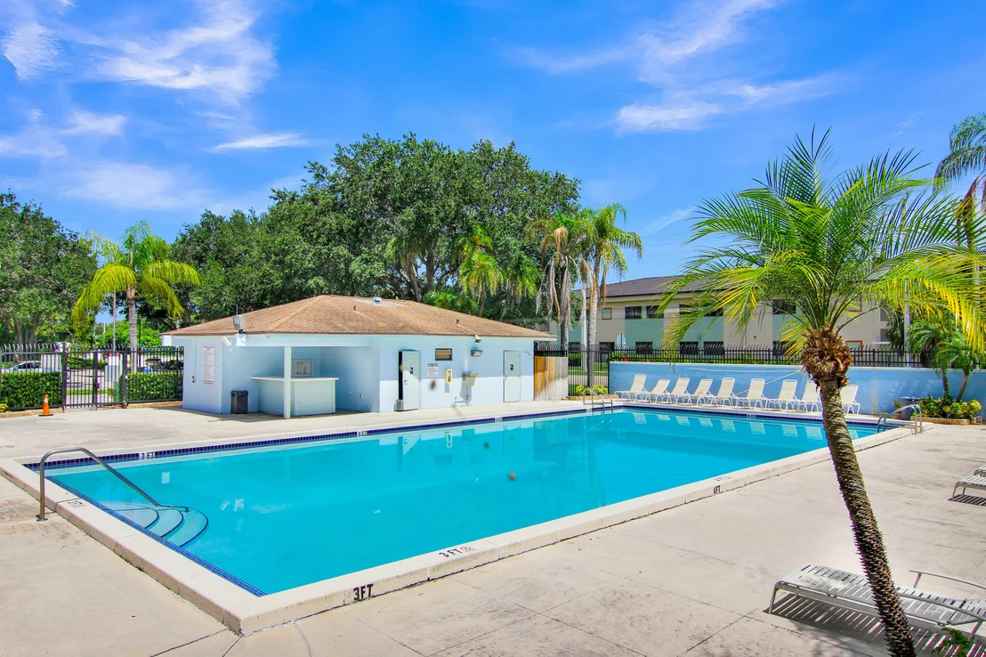 Photo of 4692 LAKESIDE Circle