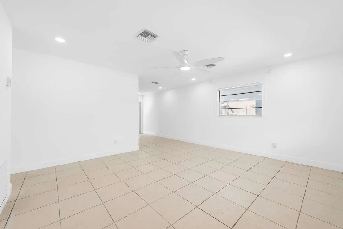 Photo of 4530 NW 25th Place