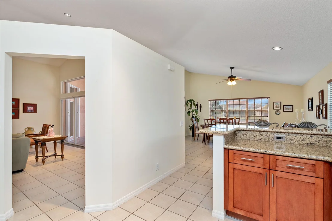 Photo of 1041 SW Cedar Falls Drive