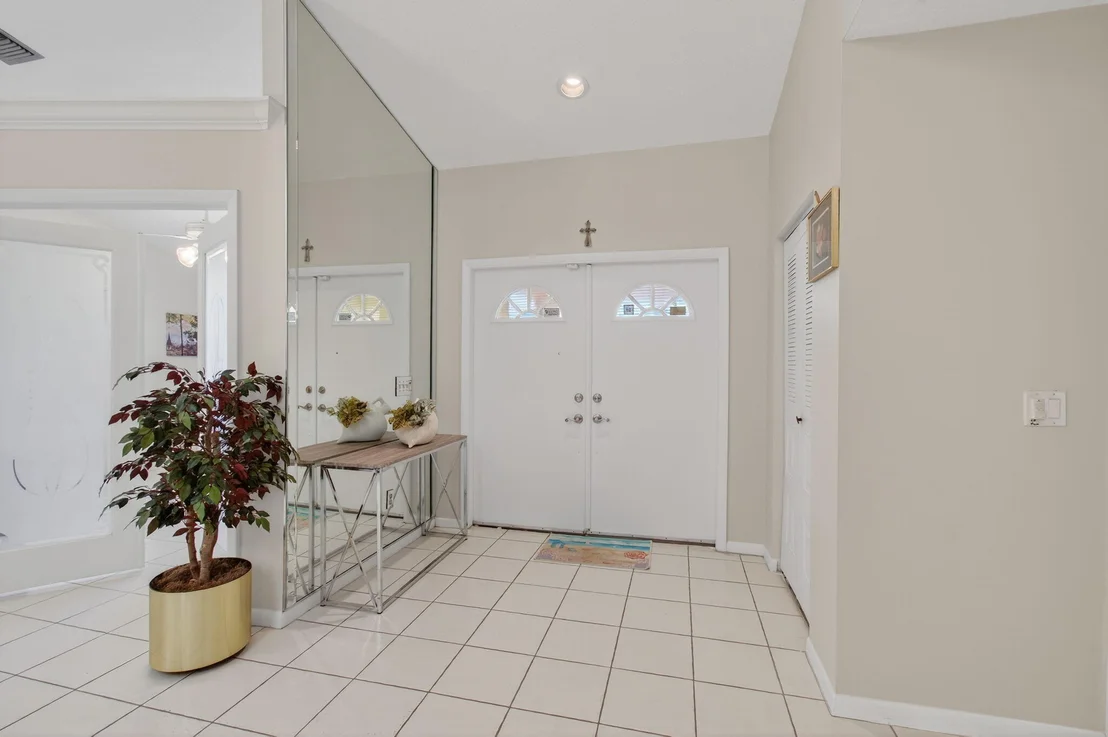Photo of 2925 Riviera Drive