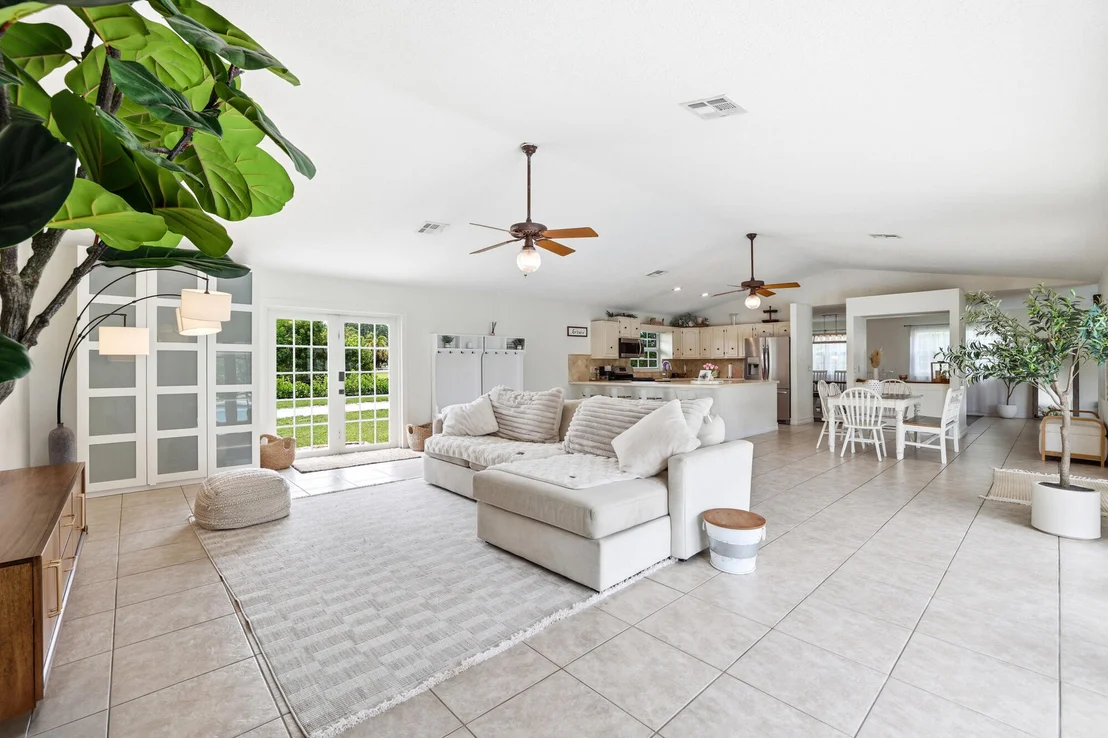 Photo of 785 Cindy Drive