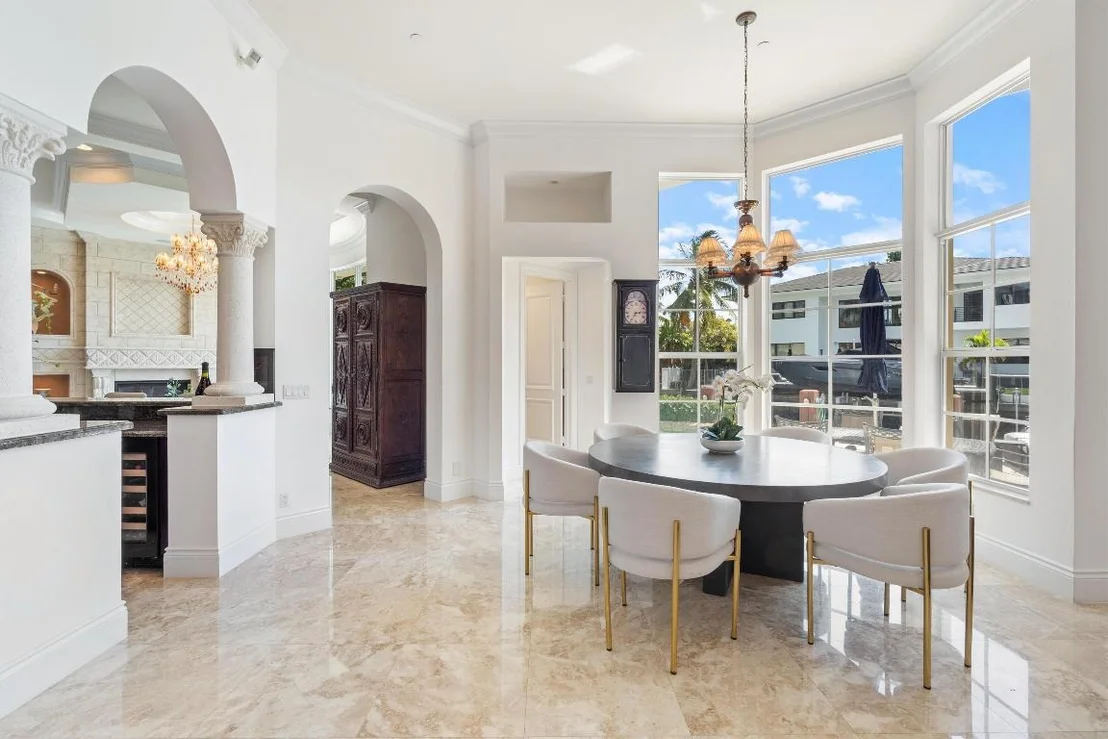 Photo of 932 Banyan Drive