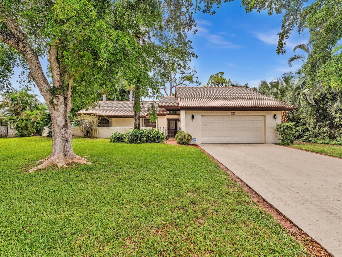 Photo of 3537 Lakeview Drive