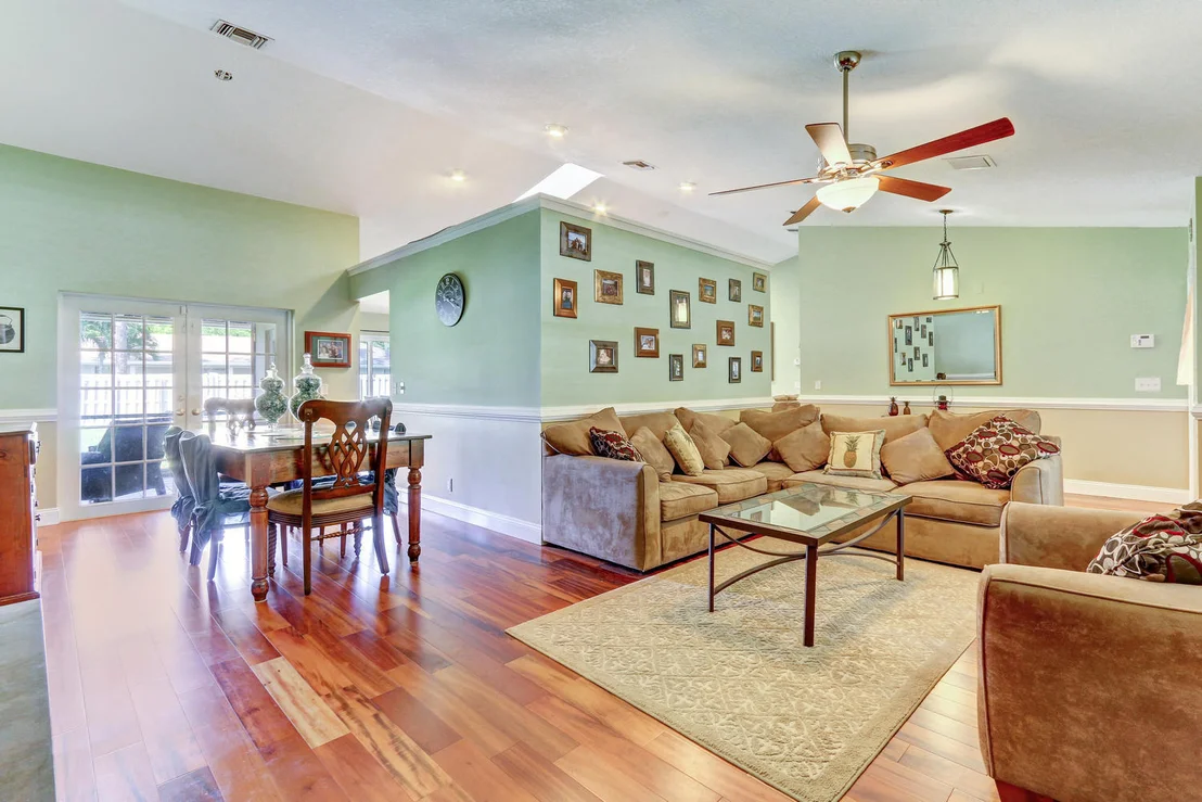 Photo of 780 Juniper Place