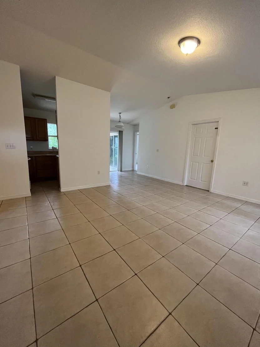 Photo of 3509 NW 38th Avenue