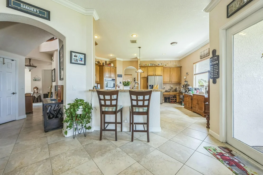 Photo of 694 Cresta Circle