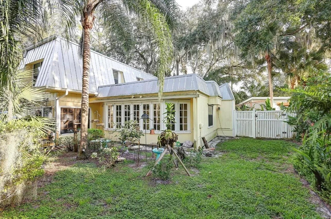 Photo of 576 SW Rustic Circle