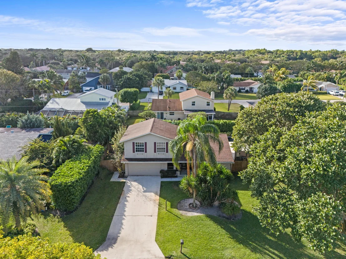 Photo of 4610 Pinetree Drive