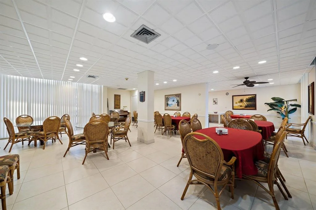 Photo of Unit 708 at 336 Golfview Road