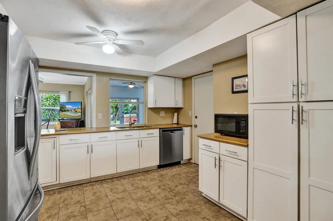 Photo of 607 SE 7th Avenue