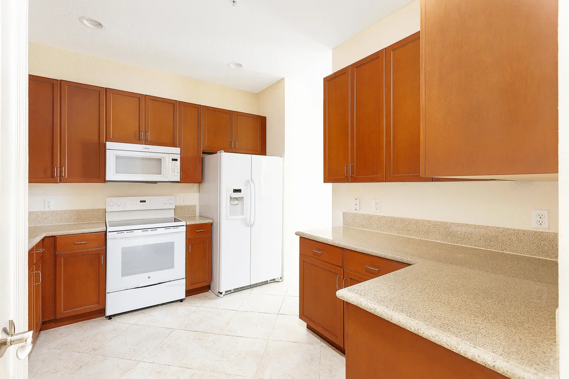 Photo of Unit 1021 at 6807 LAKESIDE Circle N