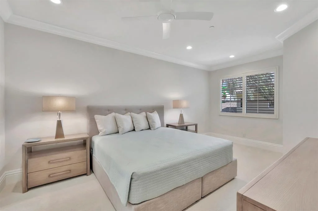 Photo of 4022 S Ocean Boulevard