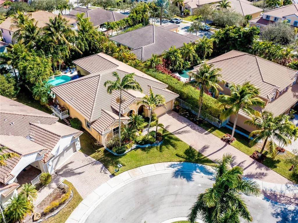 Photo of 1672 Eagle Bend