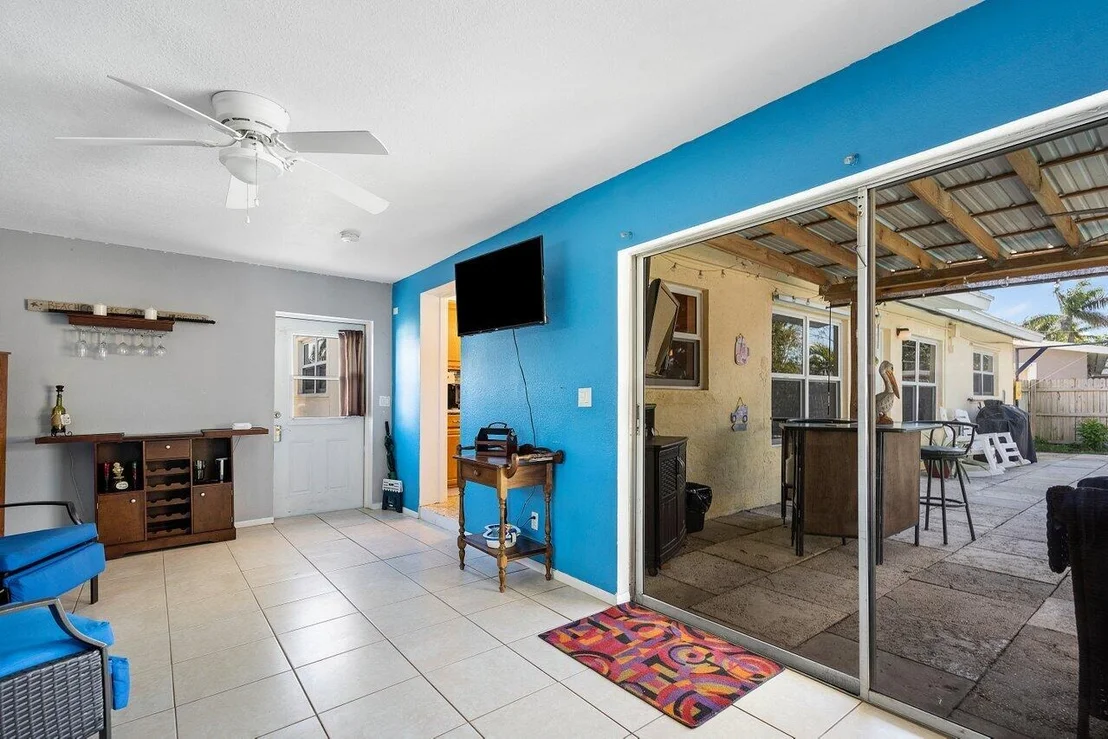 Photo of 1413 Crest Drive
