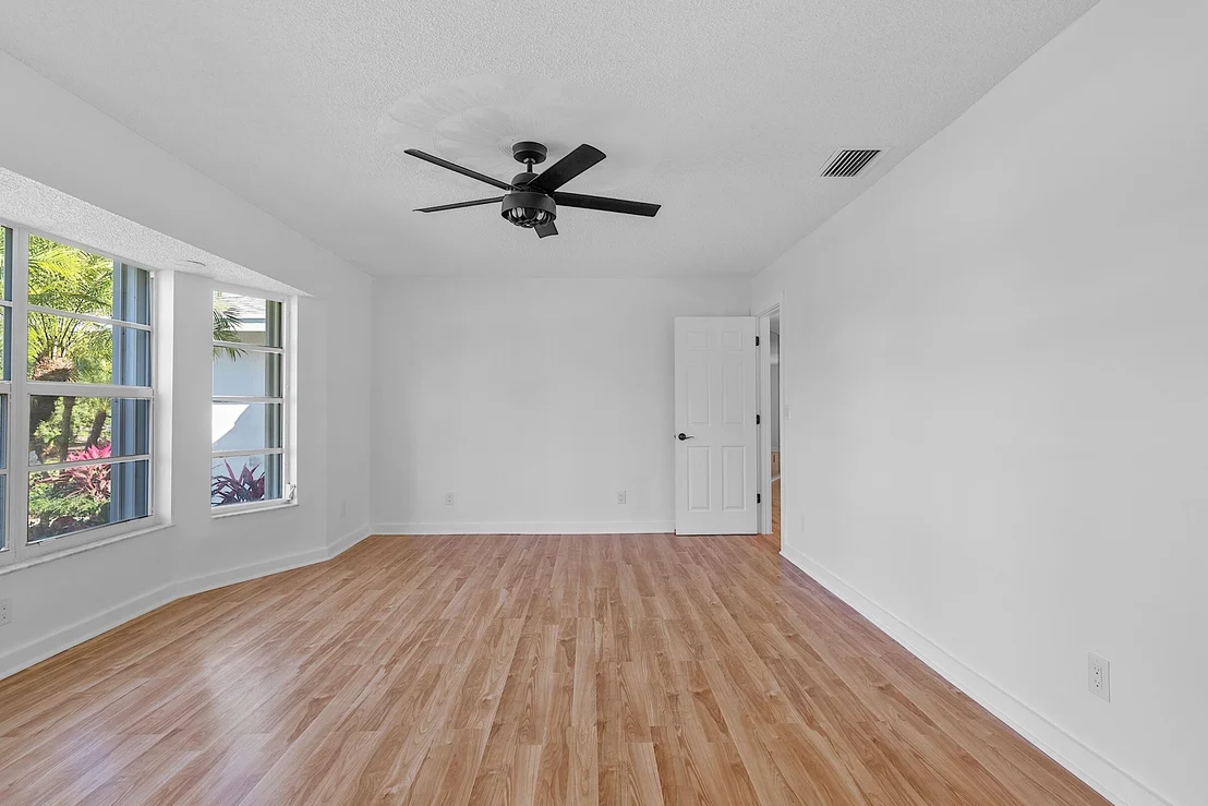 Photo of 11066 Orange Boulevard