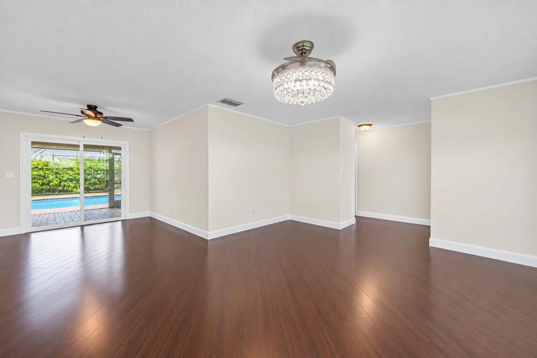 Photo of 4167 Russell Street