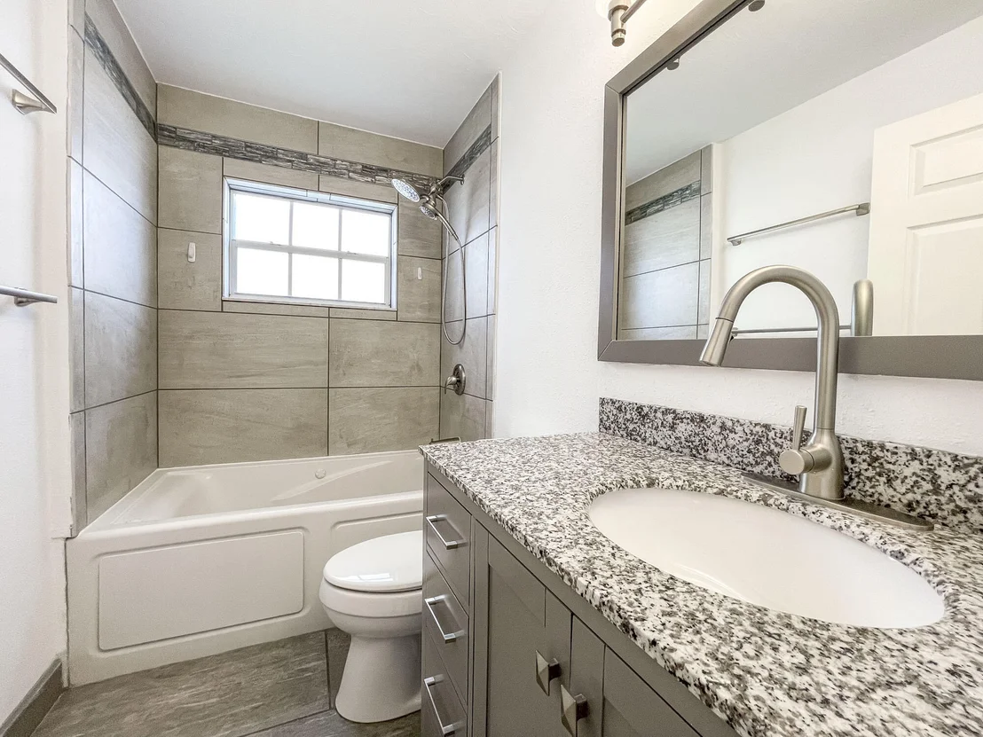 Photo of 252 Moccasin Trail W