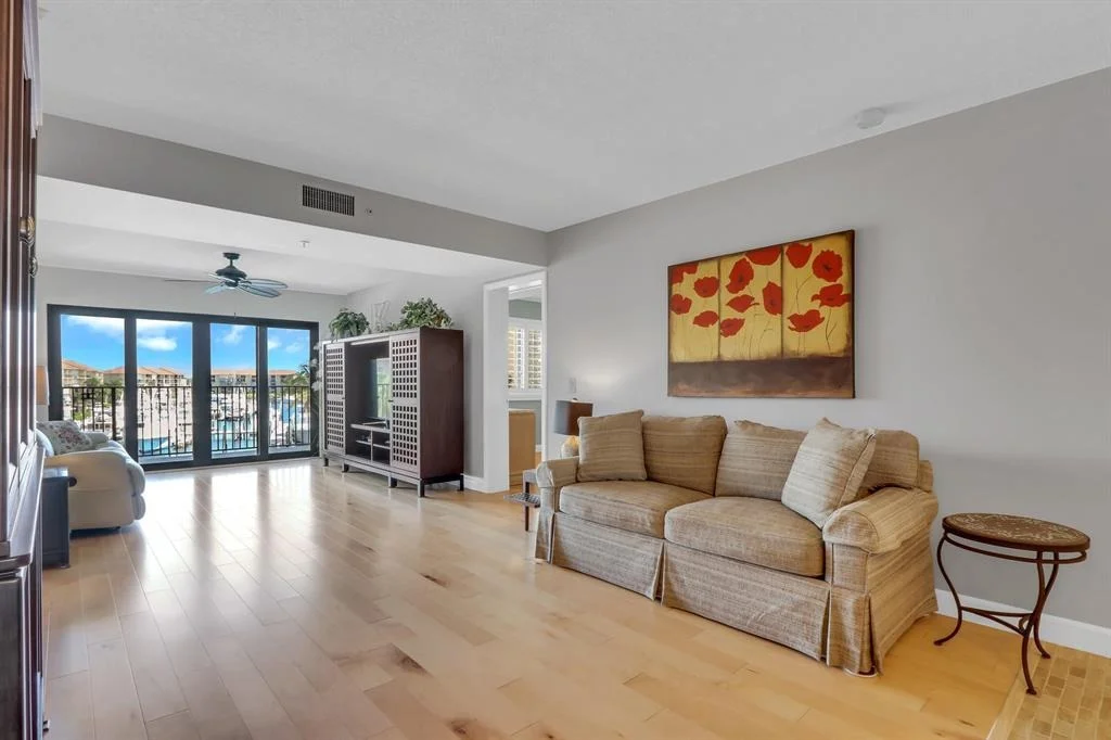 Photo of Unit 402 at 1201 Seafarer Circle