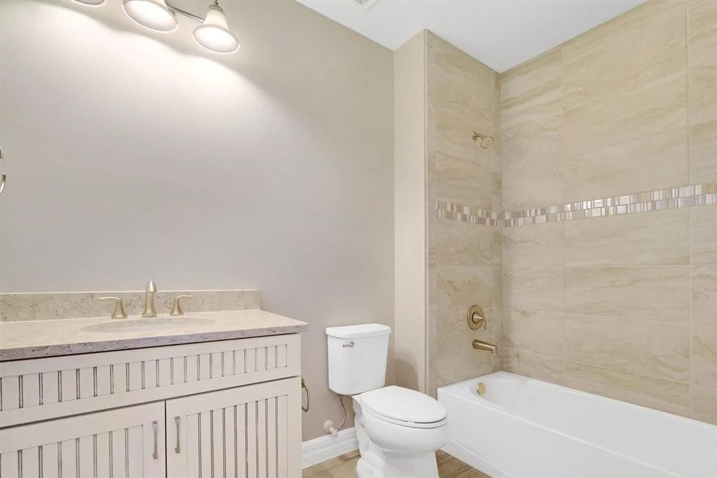 Photo of 213 Alcove Point Lane