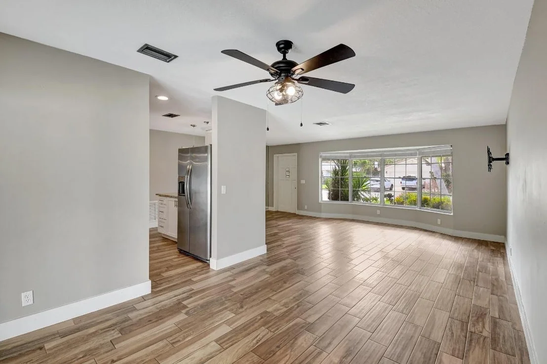 Photo of 625 Sunshine Drive