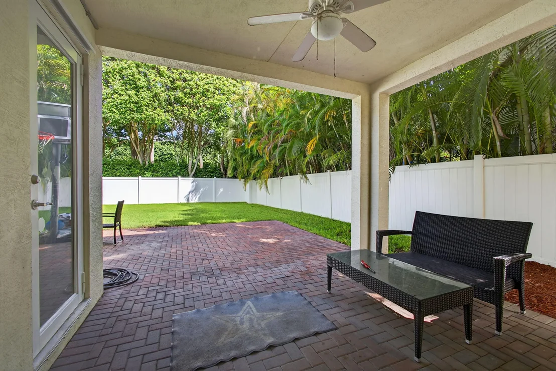 Photo of 9583 Phipps Lane