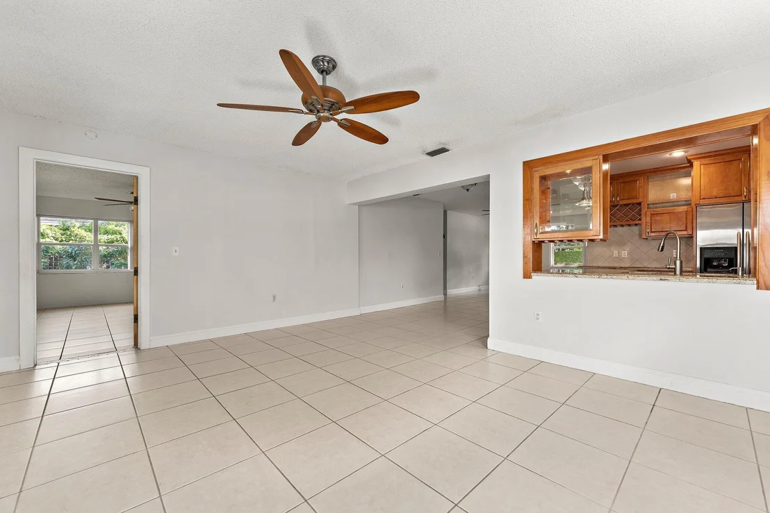 Photo of 243 W Riverside Drive