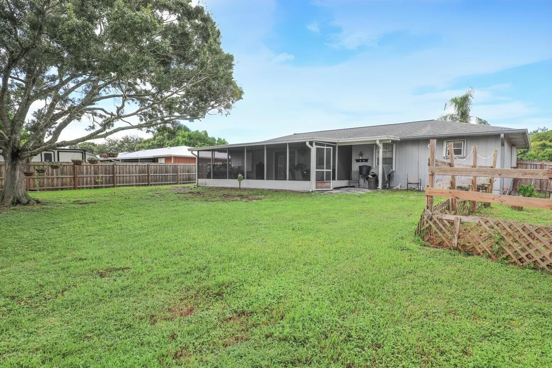 Photo of 6103 Palm Drive