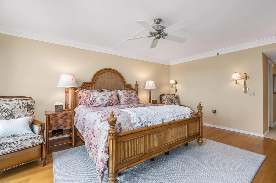 Photo of Unit 301 at 100 Beach Road