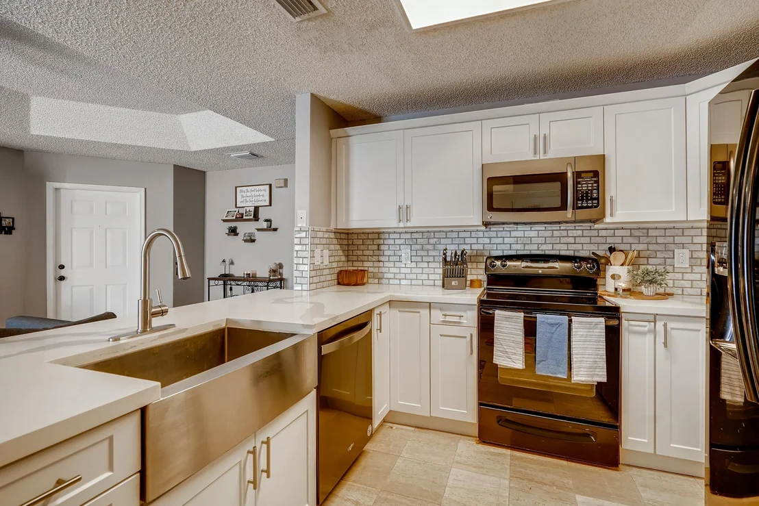Photo of 3387 Commodore Court