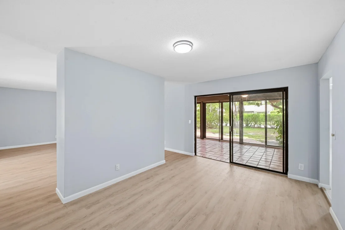 Photo of 5935 Glenbrook Drive