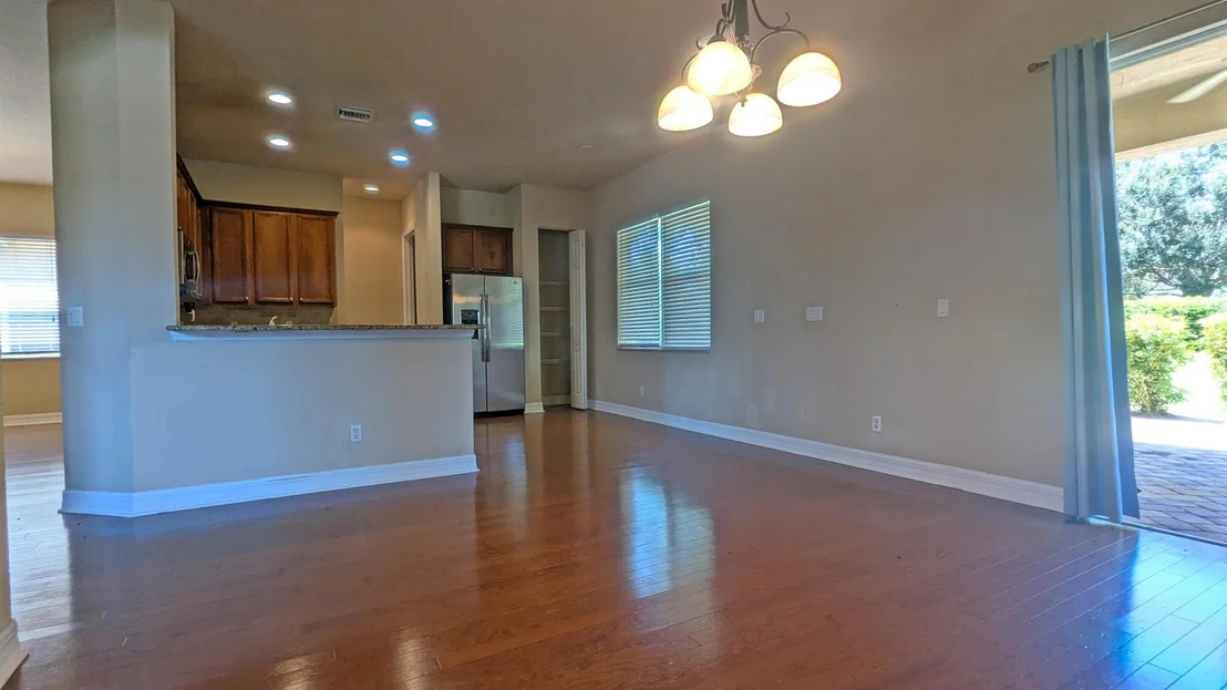 Photo of 5571 57 Way