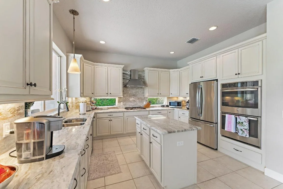 Photo of 18440 SE Lakeside Drive
